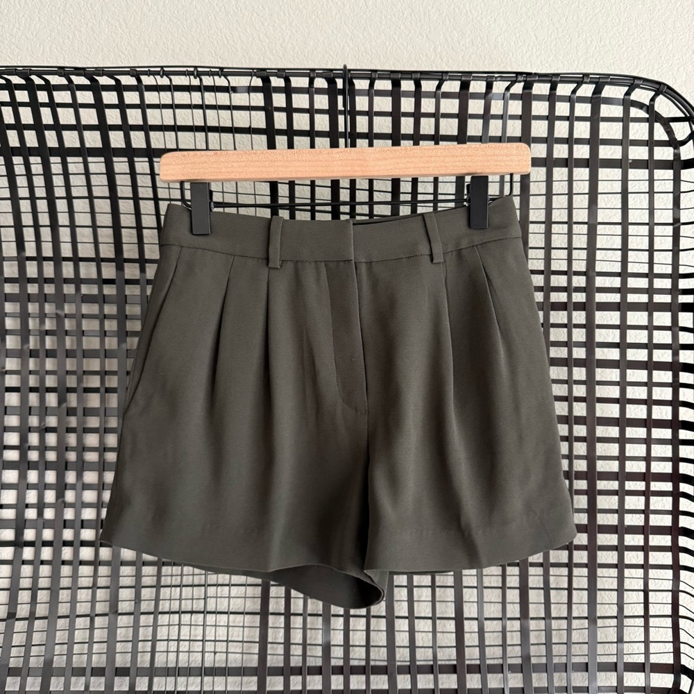 Babaton Olive Green Women Shorts